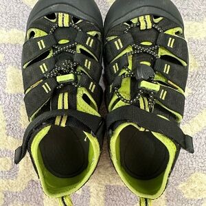 Boys Keen sandals